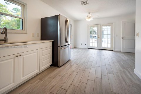 House in Royal Palm Beach, Florida 4 bedrooms, 223.52 sq.m. № 1935992 - photo 17