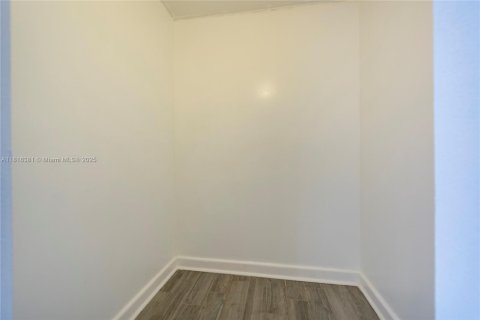 Купить виллу или дом в Ройял-Палм-Бич, Флорида 4 спальни, 223.52м2, № 1935992 - фото 27