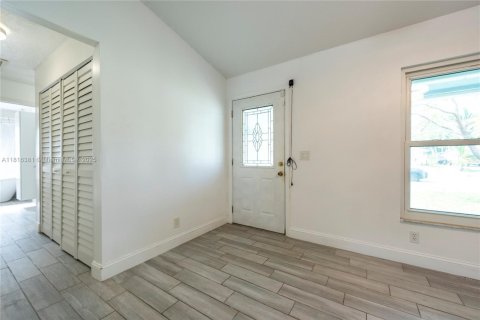 Villa ou maison à vendre à Royal Palm Beach, Floride: 4 chambres, 223.52 m2 № 1935992 - photo 5