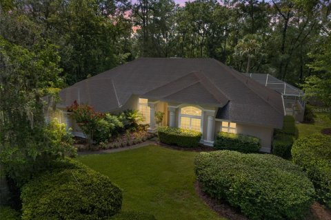House in Gainesville, Florida 5 bedrooms, 317.17 sq.m. № 2277921