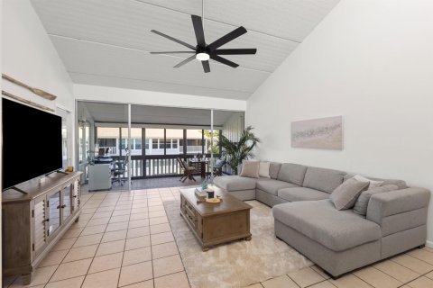 Condo in Stuart, Florida, 2 bedrooms  № 2082348 - photo 4