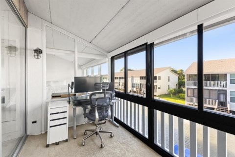 Condo in Stuart, Florida, 2 bedrooms  № 2082348 - photo 18