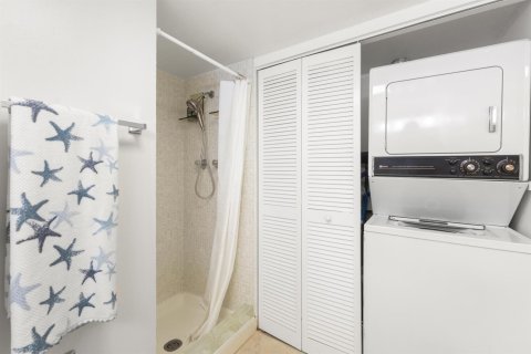 Condo in Stuart, Florida, 2 bedrooms  № 2082348 - photo 15