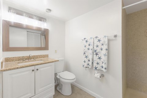 Condo in Stuart, Florida, 2 bedrooms  № 2082348 - photo 14