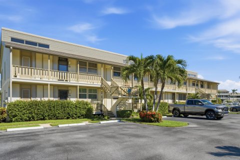 Condo in Stuart, Florida, 2 bedrooms  № 2082348 - photo 22