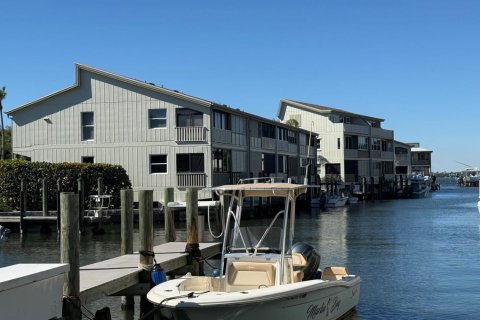 Condo in Stuart, Florida, 2 bedrooms  № 2082348 - photo 21