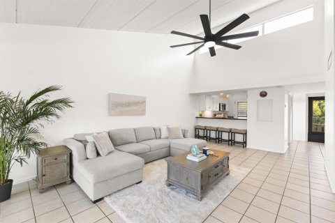 Condo in Stuart, Florida, 2 bedrooms  № 2082348 - photo 5