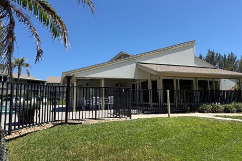 Condo in Stuart, Florida, 2 bedrooms  № 2082348 - photo 24