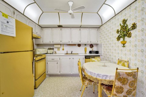 Купить кондоминиум в Дирфилд-Бич, Флорида 3 комнаты, 102.19м2, № 2243162 - фото 12