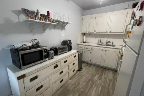 Condo in Deerfield Beach, Florida, 2 bedrooms  № 1953673 - photo 10