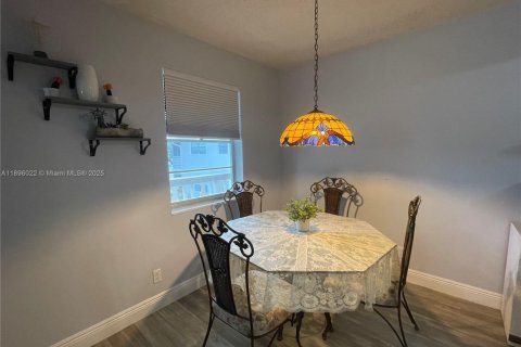 Condo in Deerfield Beach, Florida, 2 bedrooms  № 1953673 - photo 2