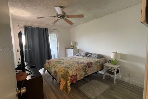 Condo in Deerfield Beach, Florida, 2 bedrooms  № 1953673 - photo 11