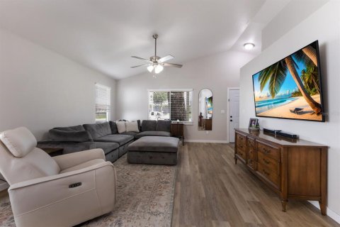 House in Bradenton, Florida 3 bedrooms, 122.63 sq.m. № 1902658 - photo 7