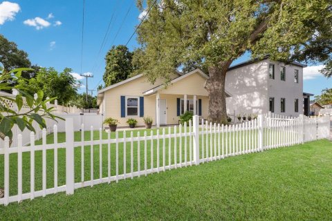 House in Bradenton, Florida 3 bedrooms, 122.63 sq.m. № 1902658 - photo 2