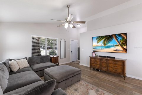 House in Bradenton, Florida 3 bedrooms, 122.63 sq.m. № 1902658 - photo 5