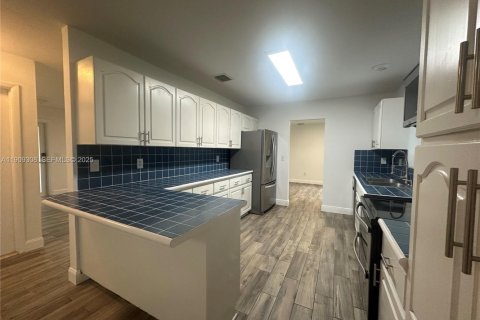 Снять в аренду виллу или дом в Хомстед, Флорида 3 спальни, 160.26м2, № 1965605 - фото 8