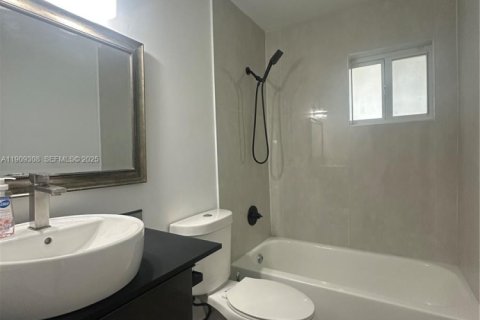 Снять в аренду виллу или дом в Хомстед, Флорида 3 спальни, 160.26м2, № 1965605 - фото 16