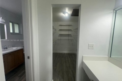 Снять в аренду виллу или дом в Хомстед, Флорида 3 спальни, 160.26м2, № 1965605 - фото 19