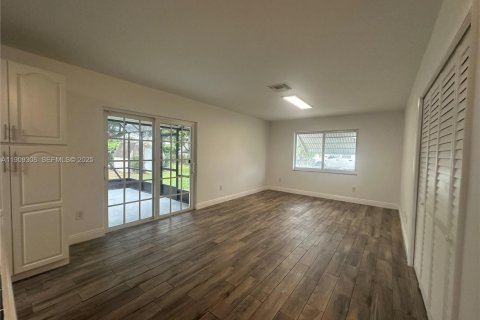 Снять в аренду виллу или дом в Хомстед, Флорида 3 спальни, 160.26м2, № 1965605 - фото 7