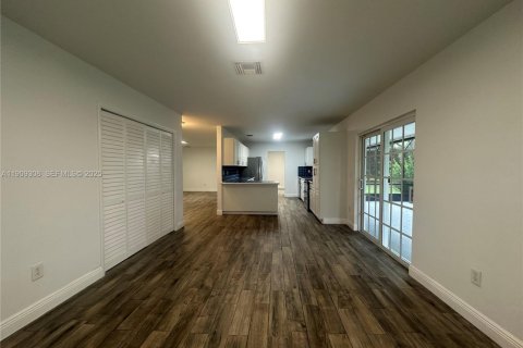 Снять в аренду виллу или дом в Хомстед, Флорида 3 спальни, 160.26м2, № 1965605 - фото 9