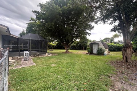 Снять в аренду виллу или дом в Хомстед, Флорида 3 спальни, 160.26м2, № 1965605 - фото 4