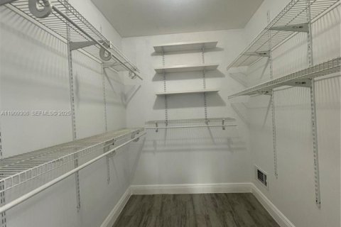 Снять в аренду виллу или дом в Хомстед, Флорида 3 спальни, 160.26м2, № 1965605 - фото 20