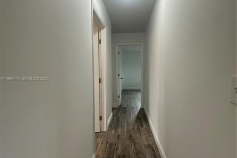 Снять в аренду виллу или дом в Хомстед, Флорида 3 спальни, 160.26м2, № 1965605 - фото 14