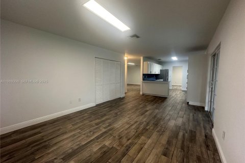 Снять в аренду виллу или дом в Хомстед, Флорида 3 спальни, 160.26м2, № 1965605 - фото 6