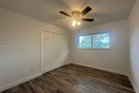 Снять в аренду виллу или дом в Хомстед, Флорида 3 спальни, 160.26м2, № 1965605 - фото 15