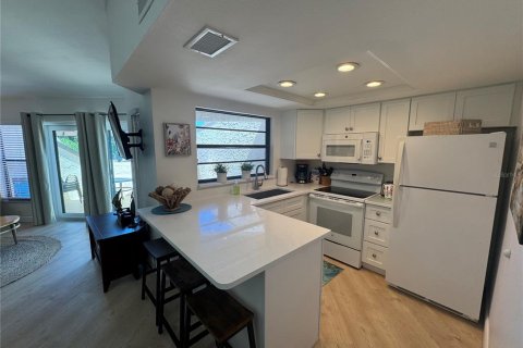 Copropriété à louer à Palm Harbor, Floride: 2 chambres, 90.58 m2 № 2166005 - photo 4