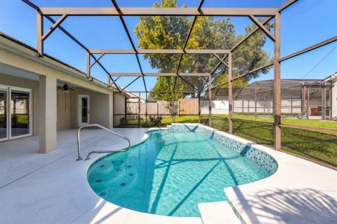 Villa ou maison à vendre à Clermont, Floride: 3 chambres, 154.78 m2 № 2418477 - photo 2