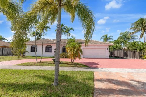 Casa en venta en Miami, Florida, 4 dormitorios, 175.4 m2 № 1969371 - foto 1