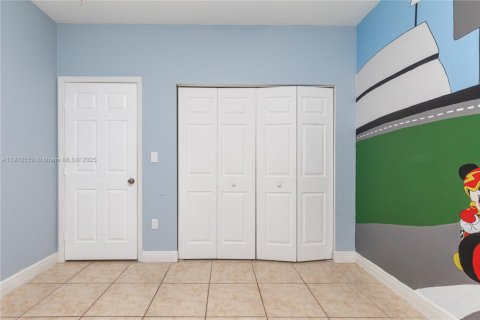 Casa en venta en Miami, Florida, 4 dormitorios, 175.4 m2 № 1969371 - foto 21