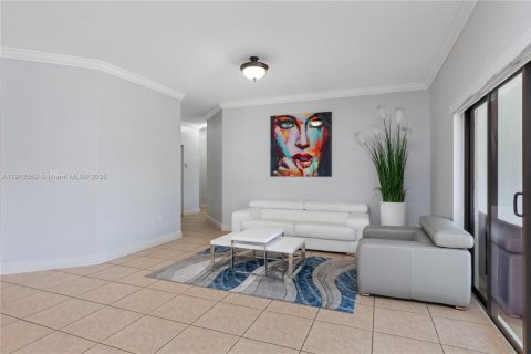 Casa en venta en Miami, Florida, 4 dormitorios, 175.4 m2 № 1969371 - foto 7