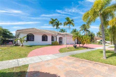 Casa en venta en Miami, Florida, 4 dormitorios, 175.4 m2 № 1969371 - foto 3