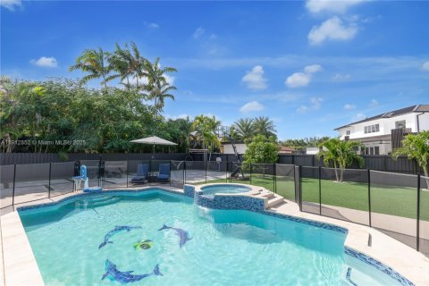Casa en venta en Miami, Florida, 4 dormitorios, 175.4 m2 № 1969371 - foto 30