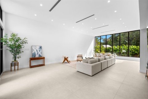 Casa en venta en Miami, Florida, 4 dormitorios, 268.49 m2 № 1982715 - foto 10