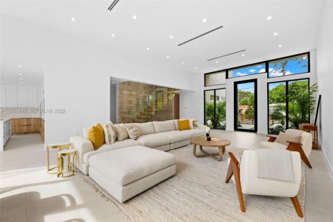 Casa en venta en Miami, Florida, 4 dormitorios, 268.49 m2 № 1982715 - foto 12