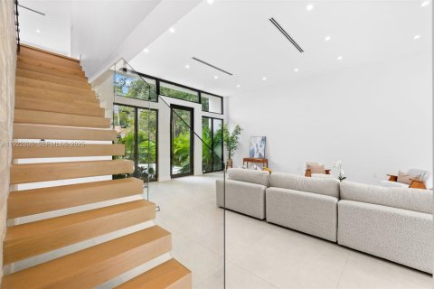 Casa en venta en Miami, Florida, 4 dormitorios, 268.49 m2 № 1982715 - foto 26