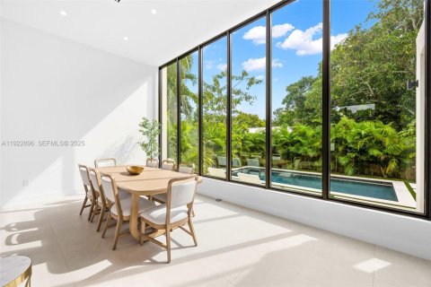 Casa en venta en Miami, Florida, 4 dormitorios, 268.49 m2 № 1982715 - foto 15