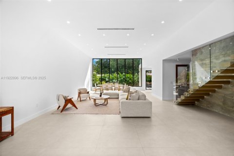 Casa en venta en Miami, Florida, 4 dormitorios, 268.49 m2 № 1982715 - foto 9