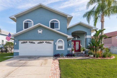 House in New Port Richey, Florida 3 bedrooms, 230.77 sq.m. № 1837558 - photo 4