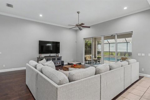 House in Lakeland, Florida 5 bedrooms, 246.01 sq.m. № 2150168 - photo 15