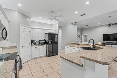House in Lakeland, Florida 5 bedrooms, 246.01 sq.m. № 2150168 - photo 18