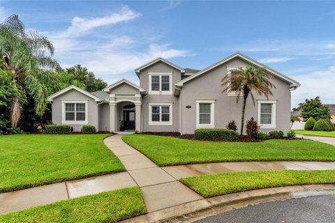 House in Lakeland, Florida 5 bedrooms, 246.01 sq.m. № 2150168