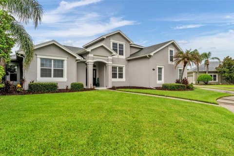 House in Lakeland, Florida 5 bedrooms, 246.01 sq.m. № 2150168 - photo 2