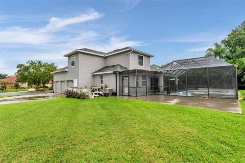 House in Lakeland, Florida 5 bedrooms, 246.01 sq.m. № 2150168 - photo 5