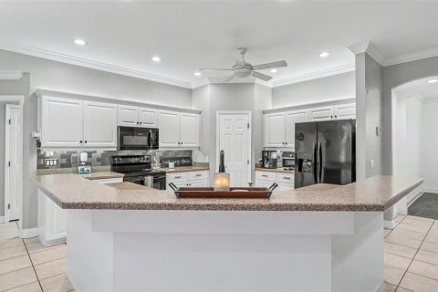 House in Lakeland, Florida 5 bedrooms, 246.01 sq.m. № 2150168 - photo 17