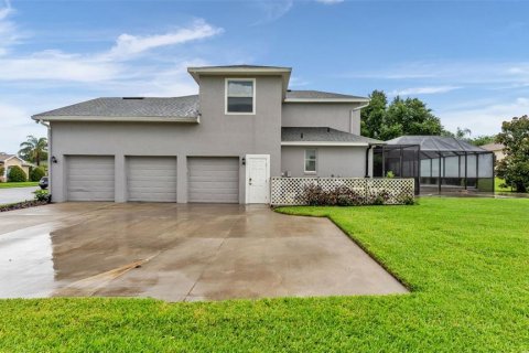 House in Lakeland, Florida 5 bedrooms, 246.01 sq.m. № 2150168 - photo 4