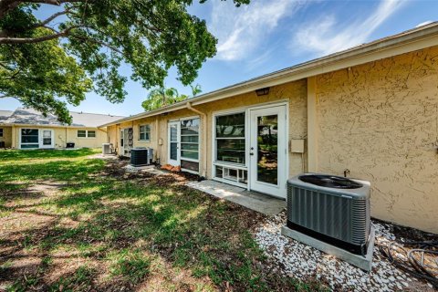 House in Clearwater, Florida 2 bedrooms, 86.86 sq.m. № 1750249 - photo 30